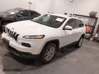 2015 Jeep Cherokee Latitude with VIN 1C4PJMCB3FW715649, listed as a IAAI auction lot 41470308 with 165,023 mi miles. Bid and sale history available at carsss.com. Image 17.