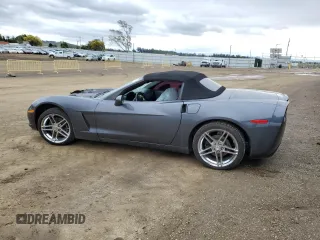 2013 Chevrolet Corvette z VIN 1G1YE3DW8D5107495, wystawiony jako Copart lot #43550355 z przebiegiem Nie podano mil oraz Szkoda całkowita • Salvage title. Historia ofert i sprzedaży dostępna na DreamBid. Obrazek 2.