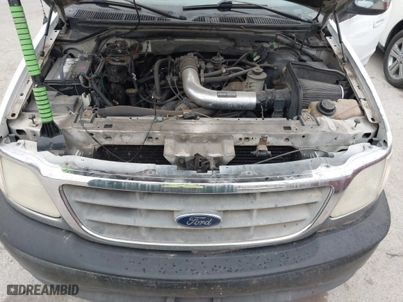 2001 Ford F-150 SuperCrew XLT with VIN 1FTRW07L61KB49220, listed as a IAAI auction lot 41826223 with 281,547 mi miles. Bid and sale history available at carsss.com. Image 10.