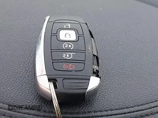 2017 Lincoln MKC Reserve с VIN 5LMCJ3C97HUL32052, выставлен на аукционе IAAI как лот 42584957 с пробегом 88 459 миль миль и . История ставок и продаж доступна на DreamBid. Изображение 11.