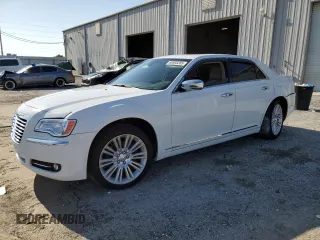 2011 Chrysler 300 C z VIN 2C3CA6CT6BH579694, wystawiony jako Copart lot #60985285 z przebiegiem 126 398 mil mil oraz Szkoda całkowita • Salvage title. Historia ofert i sprzedaży dostępna na DreamBid. Obrazek 1.