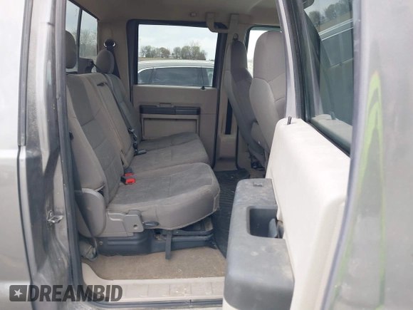 2009 Ford F-250 XL with VIN 1FTSW21519EA60463, listed as a IAAI auction lot 42086371 with 121,495 mi miles and . Bid and sale history available at DreamBid. Image 8.