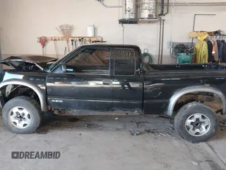 2002 Chevrolet S-10 LS with VIN 1GCCT19W328189054, listed as a IAAI auction lot 41660988 with 217,256 mi miles. Bid and sale history available at carsss.com. Image 14.