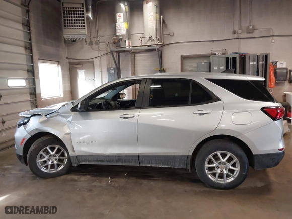 2022 Chevrolet Equinox LS with VIN 3GNAXSEV7NS183856, listed as a IAAI auction lot 41480951 with 89,226 mi miles. Bid and sale history available at carsss.com. Image 13.