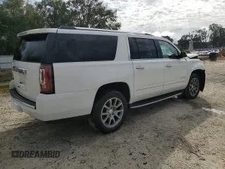 2019 GMC Yukon XL Denali with VIN 1GKS1HKJ2KR178862, listed as a Copart auction lot 86518184 with 44,228 mi miles and Salvage Title. Bid and sale history available at carsss.com. Image 3.