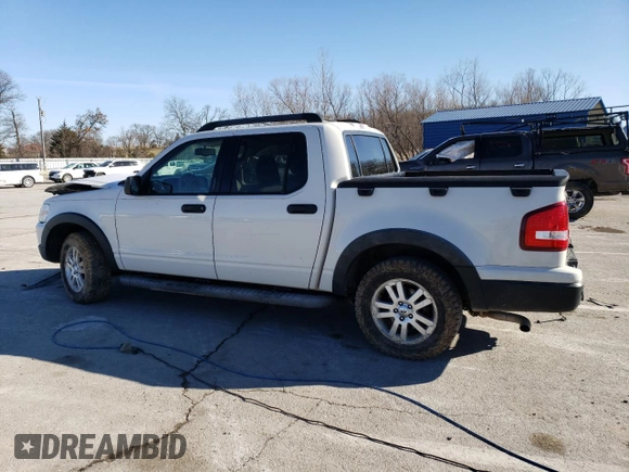 2010 Ford Explorer Sport Trac XLT z VIN 1FMEU3BE5AUA38530, wystawiony jako Copart lot #46987525 z przebiegiem 132 432 mil mil oraz Szkody całkowita. Historia ofert i sprzedaży dostępna na DreamBid. Obrazek 2.