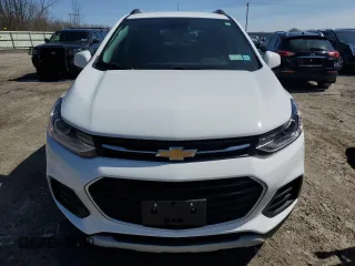2021 Chevrolet Trax LT z VIN KL7CJPSM5MB372394, wystawiony jako Copart lot #51828485 z przebiegiem 64 557 mil mil oraz Szkoda całkowita • Salvage title. Historia ofert i sprzedaży dostępna na DreamBid. Obrazek 5.