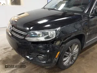 2013 Volkswagen Tiguan SE z VIN WVGBV7AX3DW508802, wystawiony jako IAAI lot #41471406 z przebiegiem 102 426 mil mil oraz . Historia ofert i sprzedaży dostępna na DreamBid. Obrazek 6.