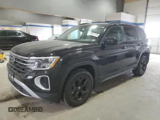 2024 Volkswagen Atlas Peak Edition SE z VIN 1V2CR2CA0RC540445, wystawiony jako Copart lot #87807125 z przebiegiem 14 410 mil mil oraz Szkoda całkowita • Salvage title. Historia ofert i sprzedaży dostępna na DreamBid. Obrazek 1.