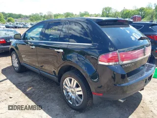 2008 Lincoln MKX z VIN 2LMDU88C28BJ25630, wystawiony jako IAAI lot #42302671 z przebiegiem 232 186 mil mil oraz . Historia ofert i sprzedaży dostępna na DreamBid. Obrazek 3.