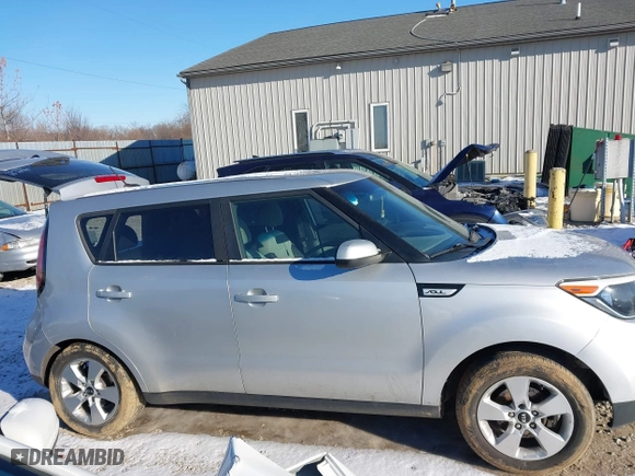 2017 Kia Soul with VIN KNDJN2A2XH7434205, listed as a IAAI auction lot 41363921 with 269,747 mi miles. Bid and sale history available at carsss.com. Image 13.