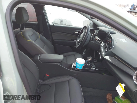 2025 Chevrolet Trax ACTIV with VIN KL77LKEP9SC009947, listed as a IAAI auction lot 41269360 with Not Provided miles. Bid and sale history available at carsss.com. Image 5.