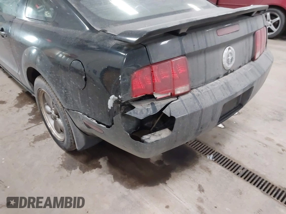 2006 Ford Mustang Standard with VIN 1ZVFT80N065222784, listed as a IAAI auction lot 41661827 with 76,591 mi miles and . Bid and sale history available at carsss.com. Image 6.