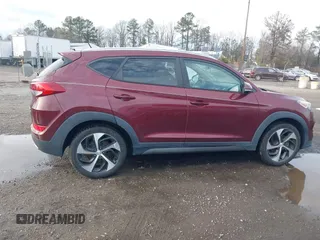 2016 Hyundai Tucson Limited z VIN KM8J3CA26GU231206, wystawiony jako IAAI lot #41476916 z przebiegiem 106 540 mil mil oraz . Historia ofert i sprzedaży dostępna na DreamBid. Obrazek 13.