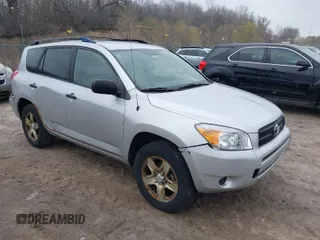 2007 Toyota RAV4 with VIN JTMZD33V675050175, listed as a IAAI auction lot 41987156 with 199,635 mi miles. Bid and sale history available at carsss.com. Image 1.