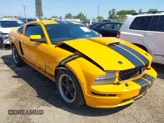 2007 Ford Mustang GT Deluxe with VIN 1ZVFT82H375255531, listed as a IAAI auction lot 42159077 with 158,223 mi miles. Bid and sale history available at carsss.com. Image 1.