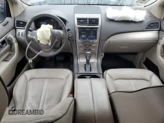 2012 Lincoln MKX with VIN 2LMDJ8JK5CBL12279, listed as a Copart auction lot 44218985 with 111,768 mi miles and Salvage Title. Bid and sale history available at DreamBid. Image 8.