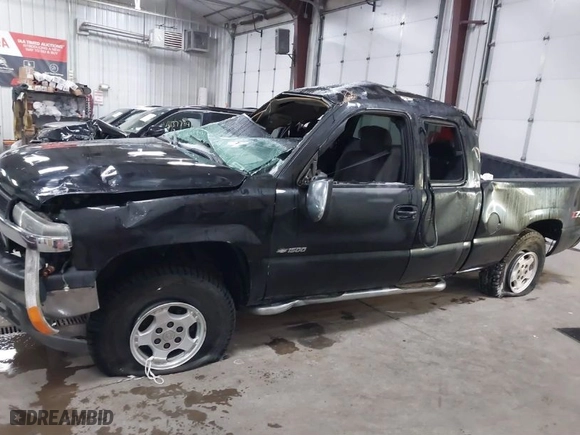 2002 Chevrolet Silverado 1500 LS with VIN 2GCEK19T321291409, listed as a IAAI auction lot 41391207 with 234,690 mi miles. Bid and sale history available at carsss.com. Image 14.