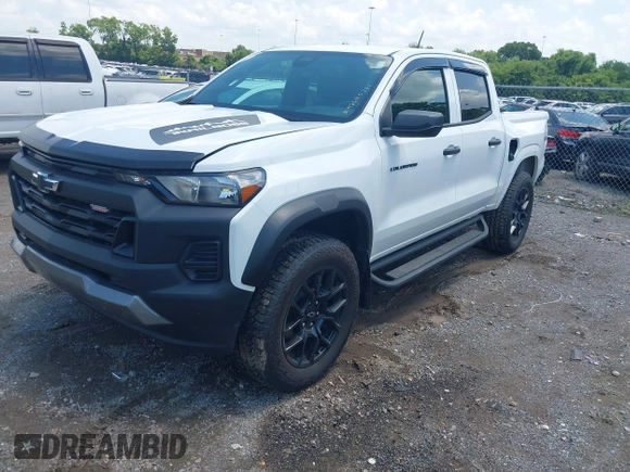 2024 Chevrolet Colorado 4WD Trail Boss z VIN 1GCPTEEKXR1227510, wystawiony jako IAAI lot #42685724 z przebiegiem 9 472 mil mil oraz . Historia ofert i sprzedaży dostępna na DreamBid. Obrazek 19.