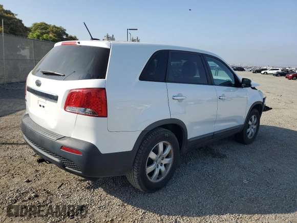 2013 Kia Sorento LX with VIN 5XYKT3A14DG334802, listed as a Copart auction lot 62551155 with 110,915 mi miles and Salvage title. Bid and sale history available at DreamBid. Image 3.