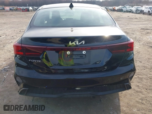 2024 Kia Forte LXS z VIN 3KPF24AD5RE840129, wystawiony jako IAAI lot #41824131 z przebiegiem 4 705 mil mil oraz . Historia ofert i sprzedaży dostępna na DreamBid. Obrazek 16.