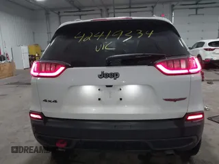 2021 Jeep Cherokee Trailhawk with VIN 1C4PJMBX8MD139644, listed as a IAAI auction lot 42419334 with 68,333 mi miles and . Bid and sale history available at DreamBid. Image 16.