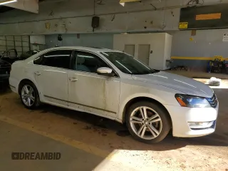 2014 Volkswagen Passat SEL Premium with VIN 1VWCS7A37EC031578, listed as a Copart auction lot 88083095 with 180,582 mi miles and Clean Title. Bid and sale history available at carsss.com. Image 4.
