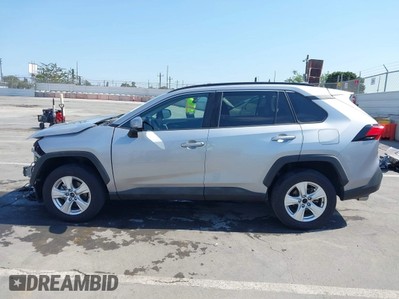 2020 Toyota RAV4 XLE with VIN 2T3W1RFV4LW097198, listed as a IAAI auction lot 42771030 with 33,354 mi miles and . Bid and sale history available at DreamBid. Image 15.