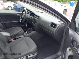 2015 Volkswagen Jetta S z VIN 3VW2K7AJ6FM217381, wystawiony jako IAAI lot #42371909 z przebiegiem 237 510 mil mil oraz . Historia ofert i sprzedaży dostępna na DreamBid. Obrazek 5.