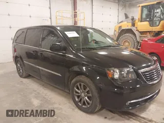 2015 Chrysler Town & Country S with VIN 2C4RC1HG0FR751202, listed as a IAAI auction lot 41865915 with 135,800 mi miles. Bid and sale history available at carsss.com. Image 1.