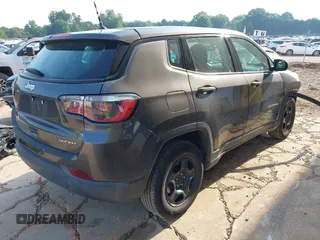 2018 Jeep Compass Sport с VIN 3C4NJCAB0JT233112, выставлен на аукционе IAAI как лот 42580222 с пробегом 96 280 миль миль и . История ставок и продаж доступна на DreamBid. Изображение 4.