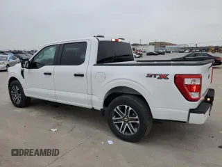 2021 Ford F-150 XL z VIN 1FTEW1CP0MFC94084, wystawiony jako Copart lot #43989965 z przebiegiem 3 151 mil mil oraz Szkoda całkowita • Salvage title. Historia ofert i sprzedaży dostępna na DreamBid. Obrazek 2.