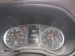 2019 Mercedes-Benz Metris Cargo z VIN WD3PG3EA7K3532483, wystawiony jako IAAI lot #42049937 z przebiegiem 275 592 mil mil oraz . Historia ofert i sprzedaży dostępna na DreamBid. Obrazek 7.