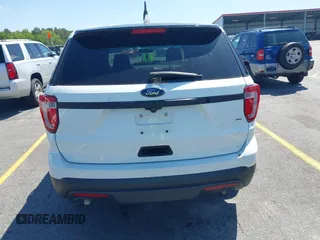 2017 Ford Police Interceptor Utility z VIN 1FM5K8ARXHGA04700, wystawiony jako IAAI lot #41942683 z przebiegiem 120 594 mil mil oraz . Historia ofert i sprzedaży dostępna na DreamBid. Obrazek 17.