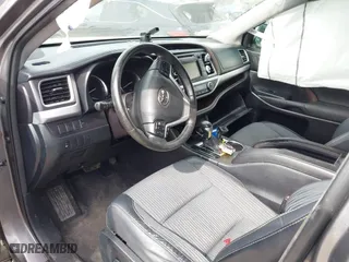2015 Toyota Highlander LE with VIN 5TDBKRFH4FS180612, listed as a IAAI auction lot 41728026 with 87,764 mi miles. Bid and sale history available at carsss.com. Image 5.