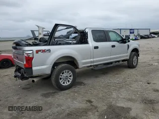 2018 Ford Super Duty F-250 SRW XL with VIN 1FT7W2B69JEC55051, listed as a Copart auction lot 44015115 with 73,111 mi miles and Salvage Title. Bid and sale history available at carsss.com. Image 3.