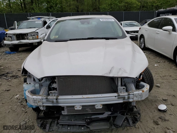 2020 Ford Fusion Plug-In Hybrid Titanium with VIN 3FA6P0SU2LR263915, listed as a Copart auction lot 52358074 with 19,138 mi miles and Salvage Title. Bid and sale history available at carsss.com. Image 5.