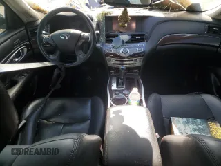 2015 Infiniti Q70 z VIN JN1BY1AR4FM560130, wystawiony jako Copart lot #46022855 z przebiegiem Nie podano mil oraz Szkoda całkowita • Salvage title. Historia ofert i sprzedaży dostępna na DreamBid. Obrazek 8.