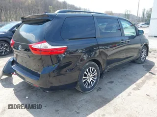 2019 Toyota Sienna XLE Auto Access Seat with VIN 5TDYZ3DC1KS998660, listed as a IAAI auction lot 42025856 with 113,376 mi miles. Bid and sale history available at carsss.com. Image 4.
