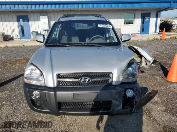 2008 Hyundai Tucson SE with VIN KM8JN72D28U843289, listed as a Copart auction lot 72465854 with 105,447 mi miles and Non Repairable. Bid and sale history available at carsss.com. Image 5.