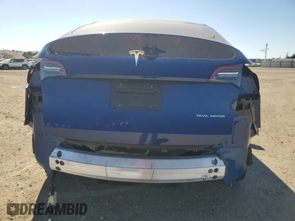 2024 Tesla Model Y Long Range with VIN 7SAYGDEEXRF983989, listed as a Copart auction lot 64035155 with 12,137 mi miles and Salvage title. Bid and sale history available at DreamBid. Image 6.