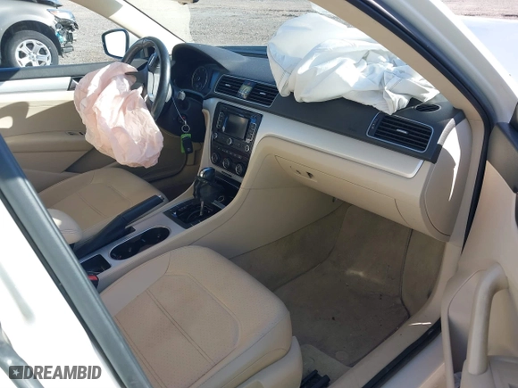 2013 Volkswagen Passat SE w/Sunroof with VIN 1VWBH7A31DC007320, listed as a IAAI auction lot 41213664 with 164,040 mi miles. Bid and sale history available at carsss.com. Image 5.