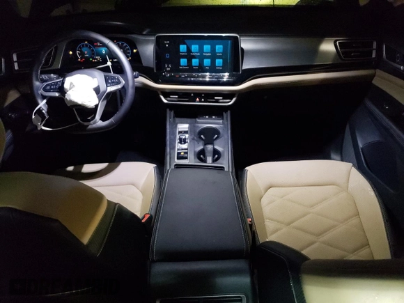 2024 Volkswagen Atlas SE with VIN 1V2LE2CA9RC248451, listed as a Copart auction lot 45288595 with 14,541 mi miles and Clean title. Bid and sale history available at DreamBid. Image 8.