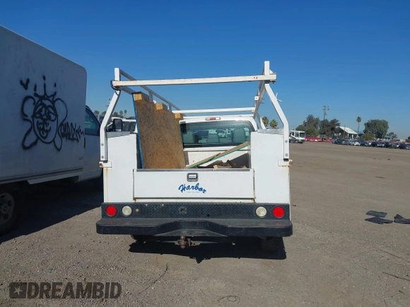 2016 Ford Super Duty F-250 SRW XL with VIN 1FD7W2A68GED17013, listed as a IAAI auction lot 40889560 with 133,390 mi miles. Bid and sale history available at carsss.com. Image 16.