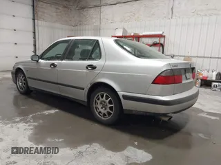 2001 Saab 9-5 with VIN YS3ED48E913024520, listed as a IAAI auction lot 41547440 with 154,615 mi miles. Bid and sale history available at carsss.com. Image 3.
