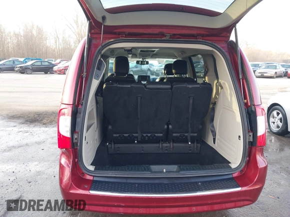 2015 Chrysler Town & Country Touring-L with VIN 2C4RC1CG7FR674321, listed as a IAAI auction lot 41750796 with 165,179 mi miles. Bid and sale history available at carsss.com. Image 17.