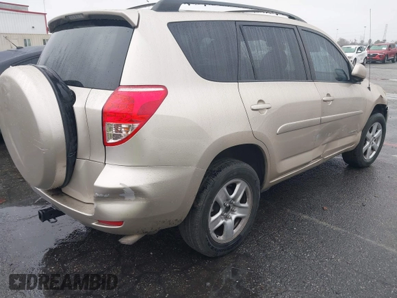 2008 Toyota RAV4 Ltd with VIN JTMZK31V185022939, listed as a IAAI auction lot 41563142 with 165,669 mi miles. Bid and sale history available at carsss.com. Image 4.