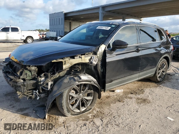 2022 Volkswagen Tiguan SE with VIN 3VV3B7AX2NM026049, listed as a Copart auction lot 43441145 with 27,816 mi miles and Salvage Title. Bid and sale history available at DreamBid. Image 1.