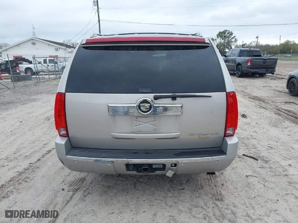 2008 Cadillac Escalade ESV with VIN 1GYFK66858R153981, listed as a IAAI auction lot 41667680 with 265,169 mi miles. Bid and sale history available at carsss.com. Image 16.