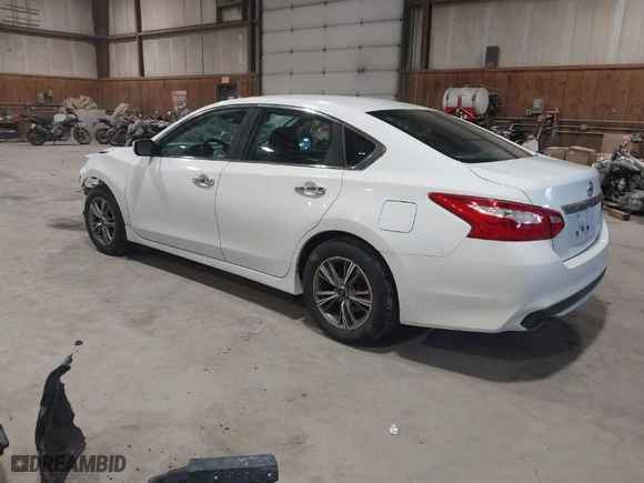 2016 Nissan Altima 2.5 SR with VIN 1N4AL3AP4GN329666, listed as a IAAI auction lot 41687425 with 177,040 mi miles. Bid and sale history available at carsss.com. Image 3.